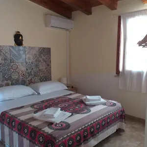 Nicuzza Depandance Chalet Lido di Noto